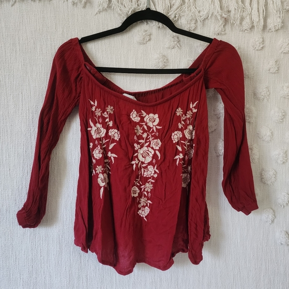 Abercrombie & Fitch Tops - Abercrombie & Fitch Maroon & White Floral Embroide